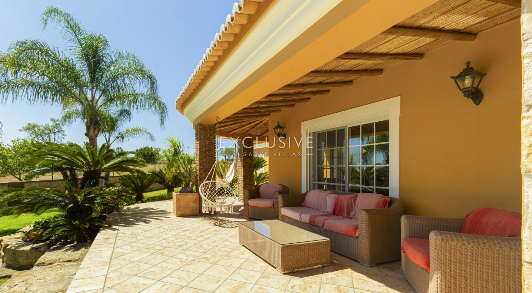 Charming Villa in Caramujeira, Algarve