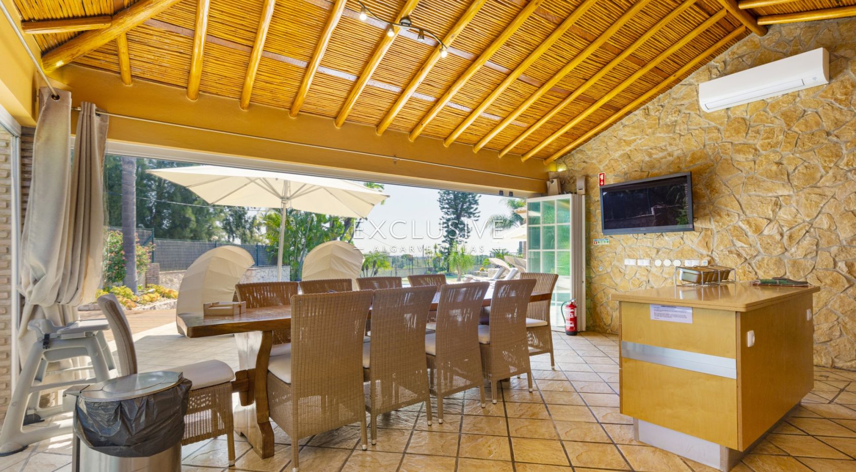 Charming Villa in Caramujeira, Algarve