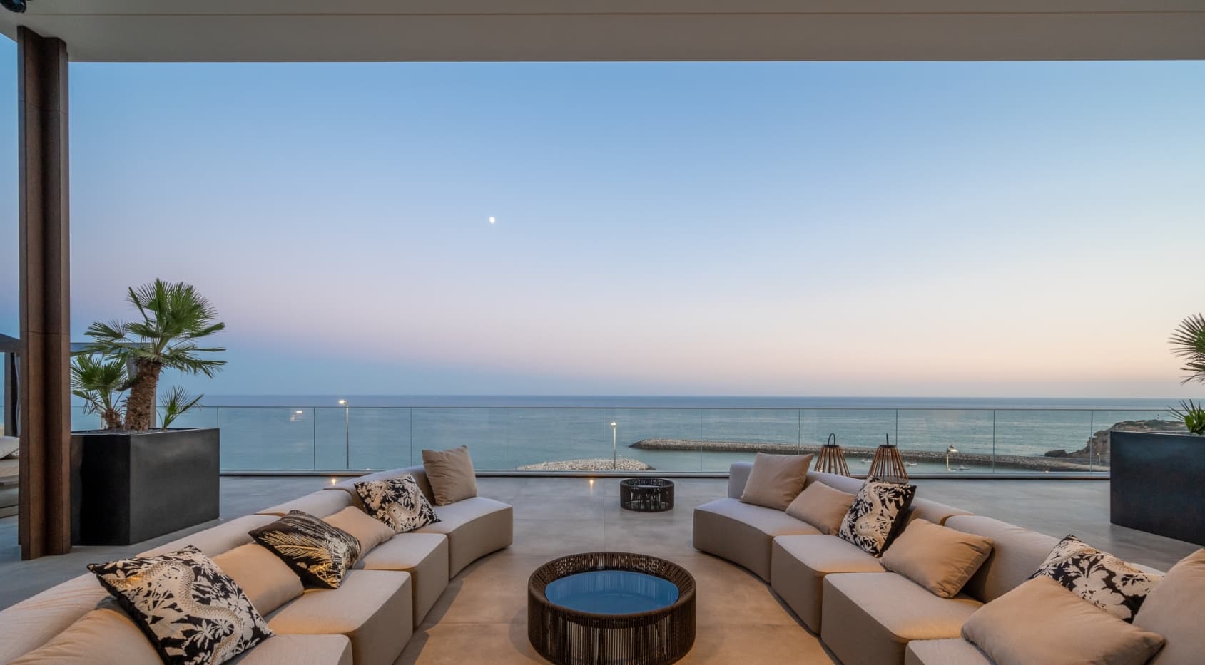 Luxe penthouse met 3 slaapkamers aan zee in Albufeira, Algarve-1