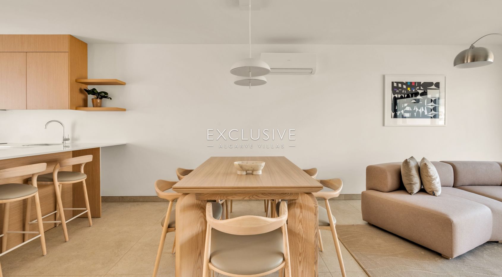 2 bedroom apartments in Carvoeiro centre near the beach, investment opportunity