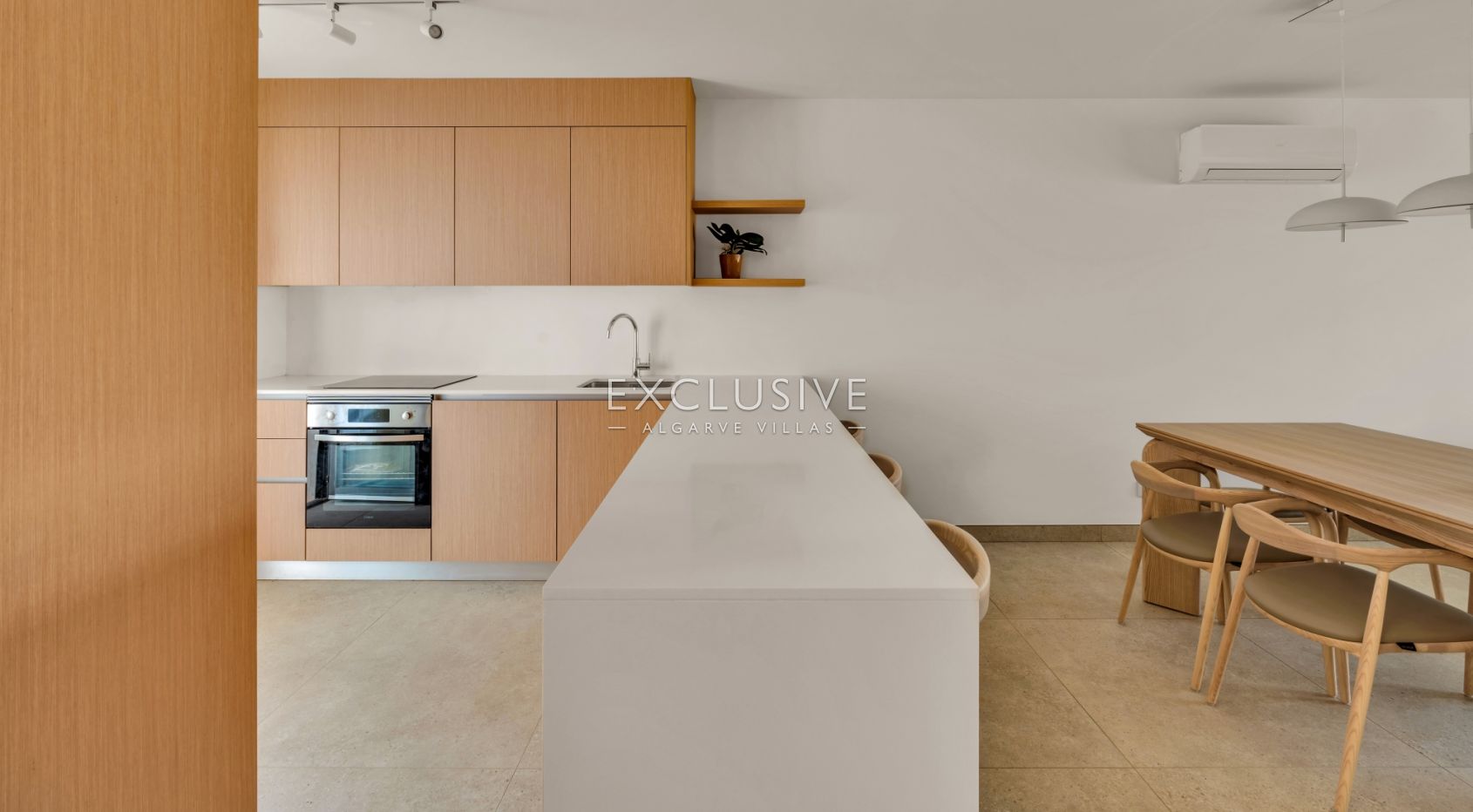 2 bedroom apartments in Carvoeiro centre near the beach, investment opportunity