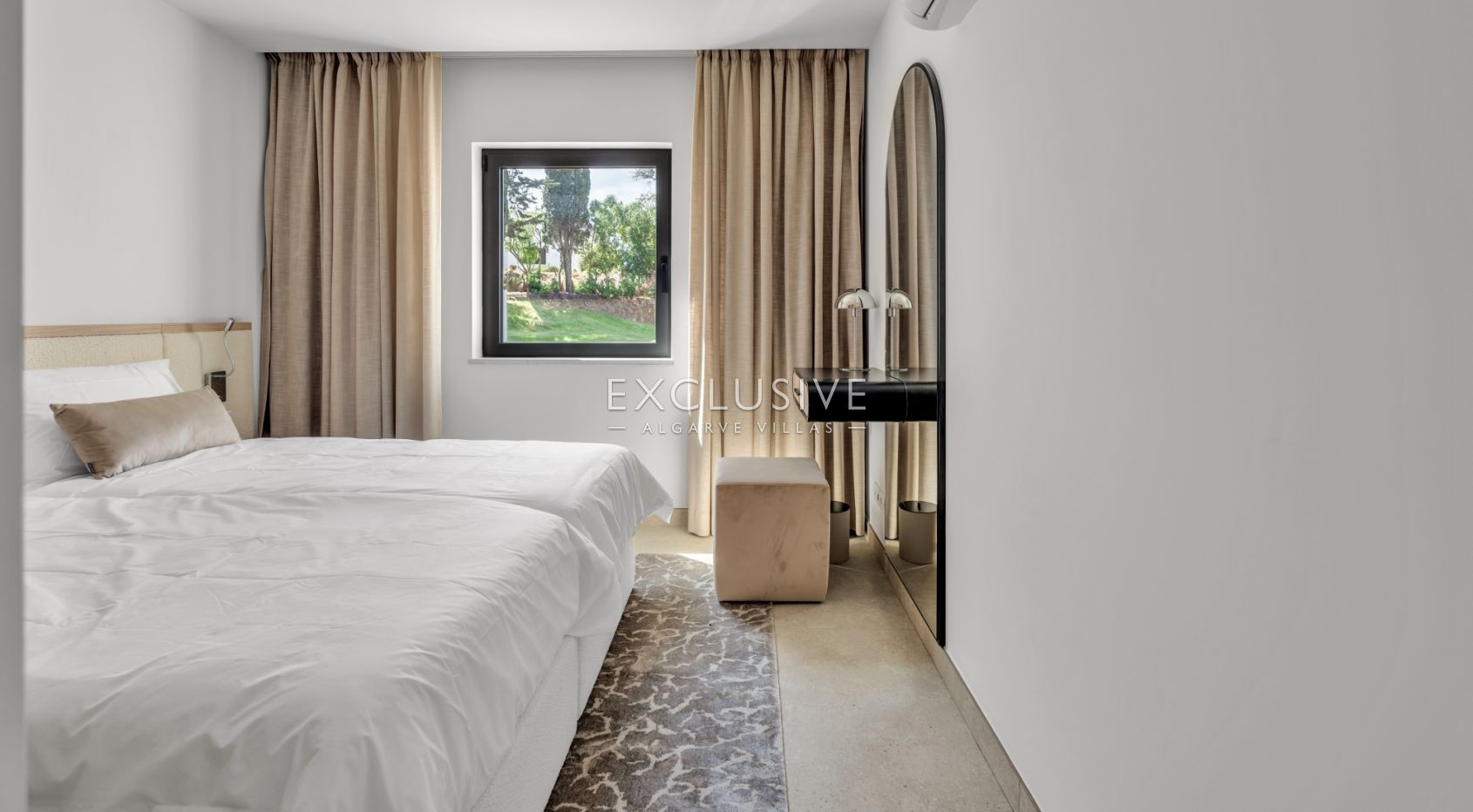 2 bedroom apartments in Carvoeiro centre near the beach, investment opportunity
