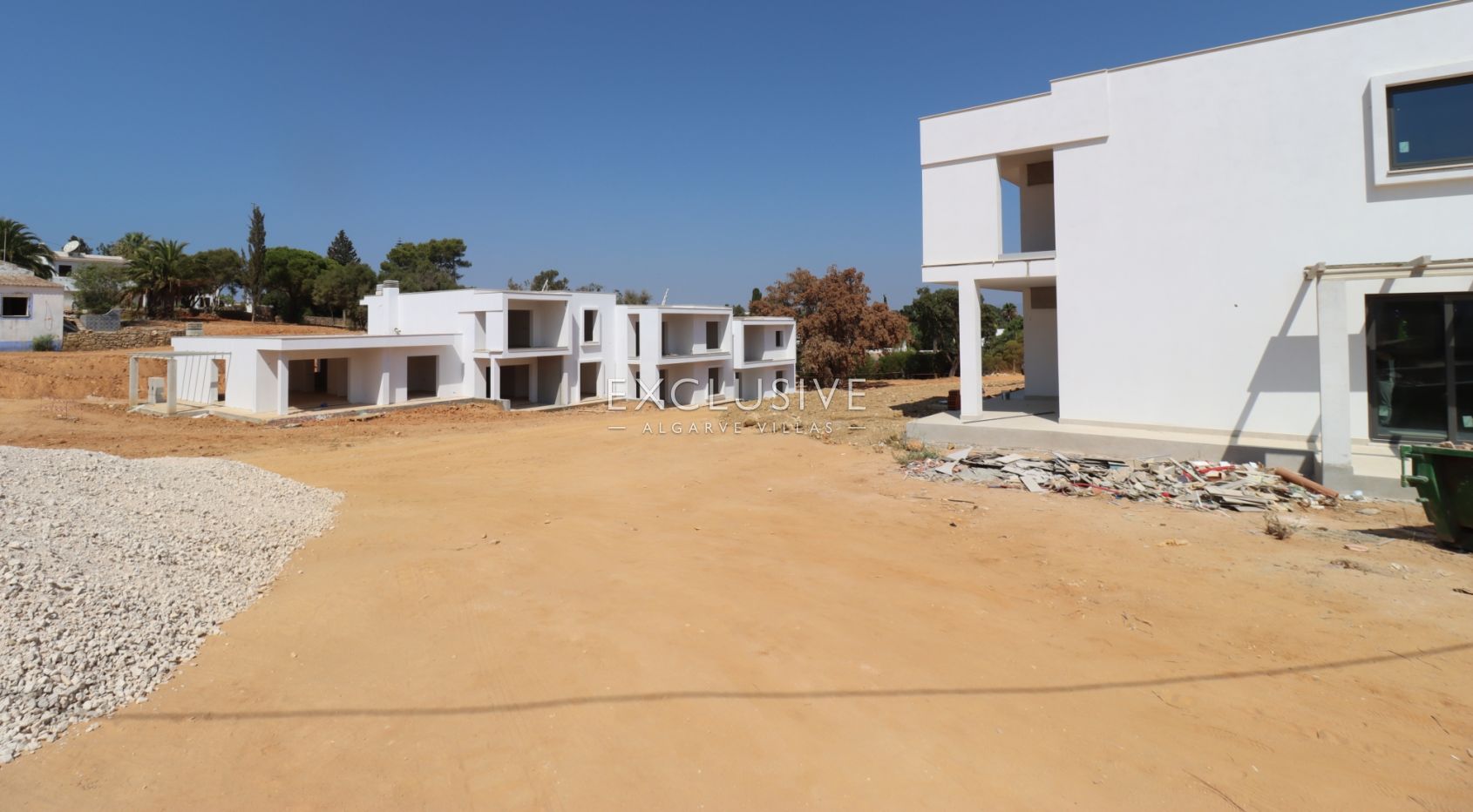 2 bedroom apartments in Carvoeiro centre near the beach, investment opportunity