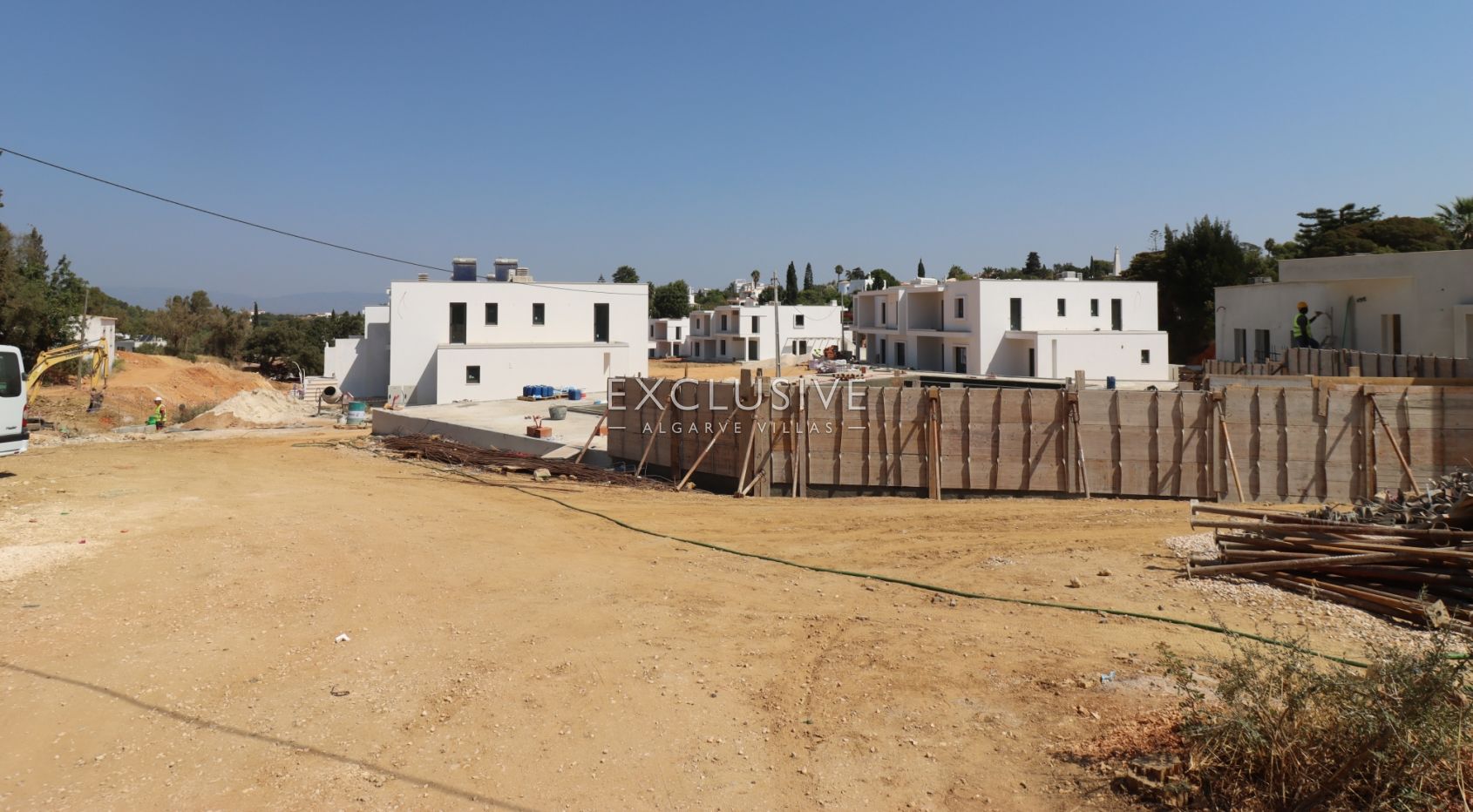 2 bedroom apartments in Carvoeiro centre near the beach, investment opportunity