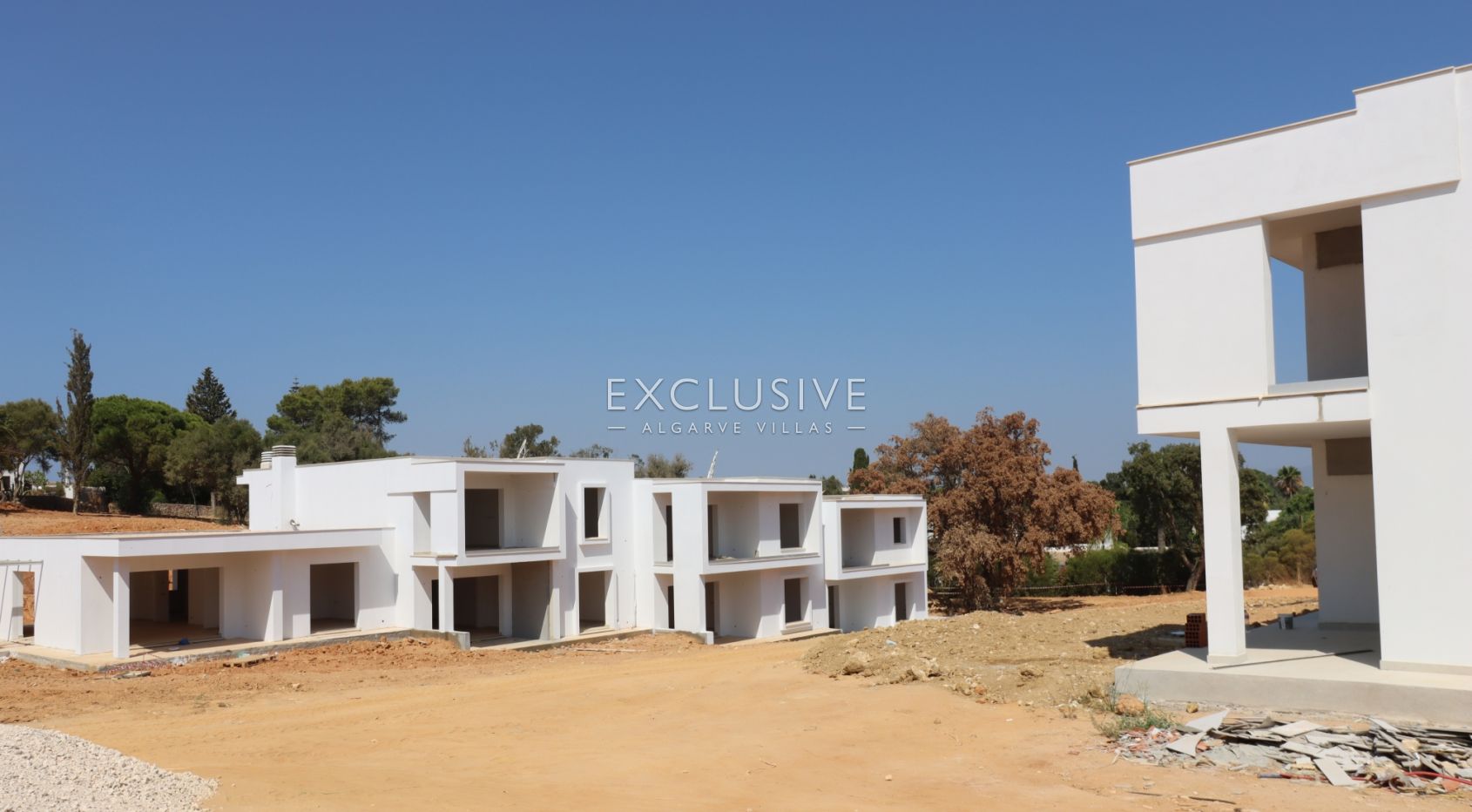 2 bedroom apartments in Carvoeiro centre near the beach, investment opportunity