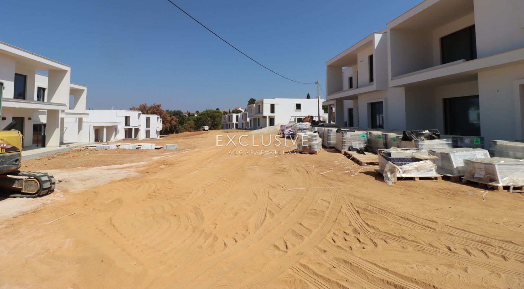 2 bedroom apartments in Carvoeiro centre near the beach, investment opportunity