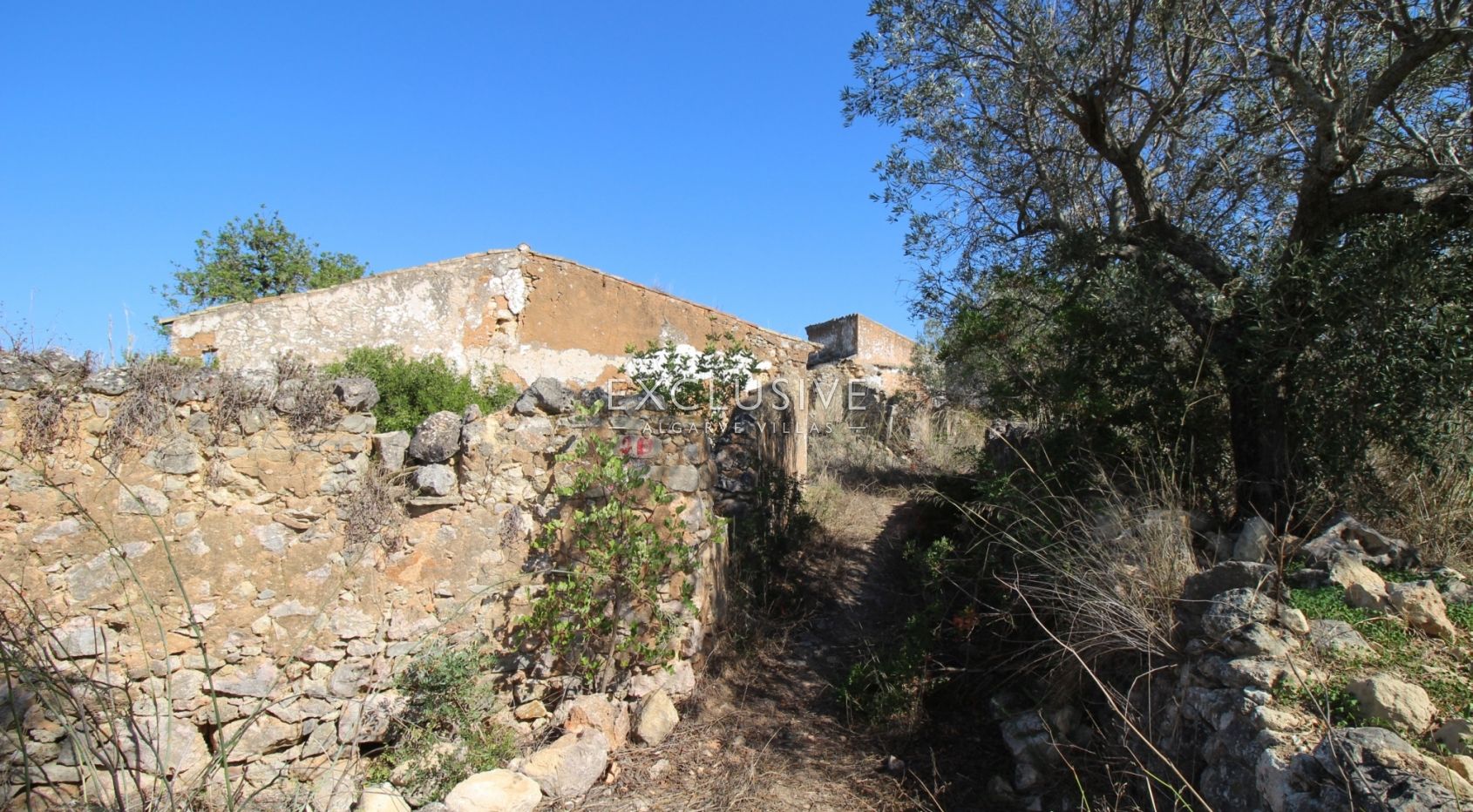 Plot with approved project in Loulé