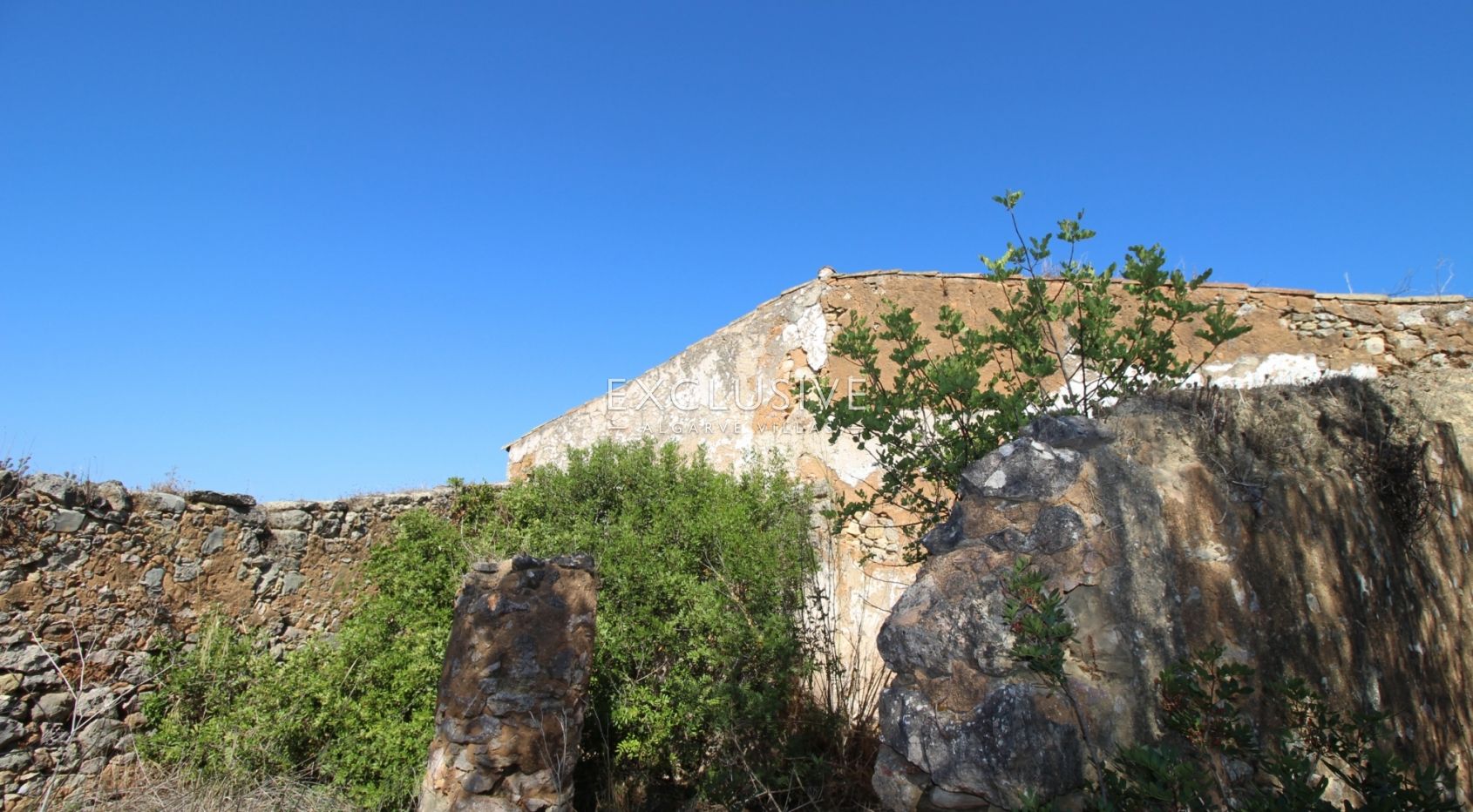 Plot with approved project in Loulé
