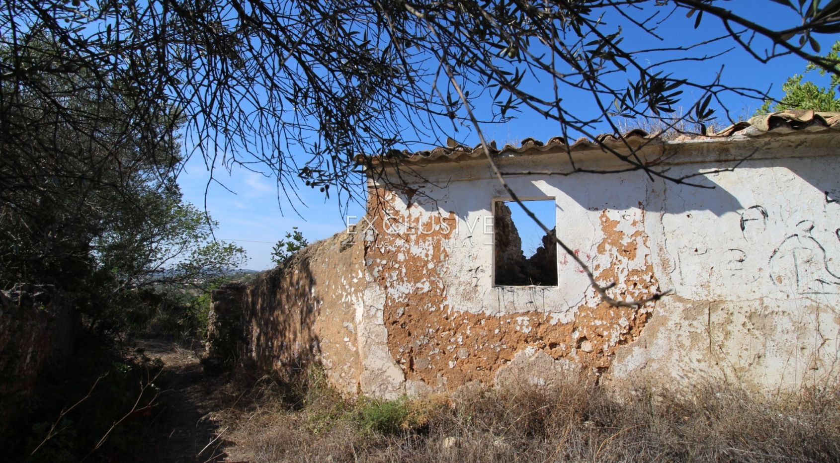 Plot with approved project in Loulé