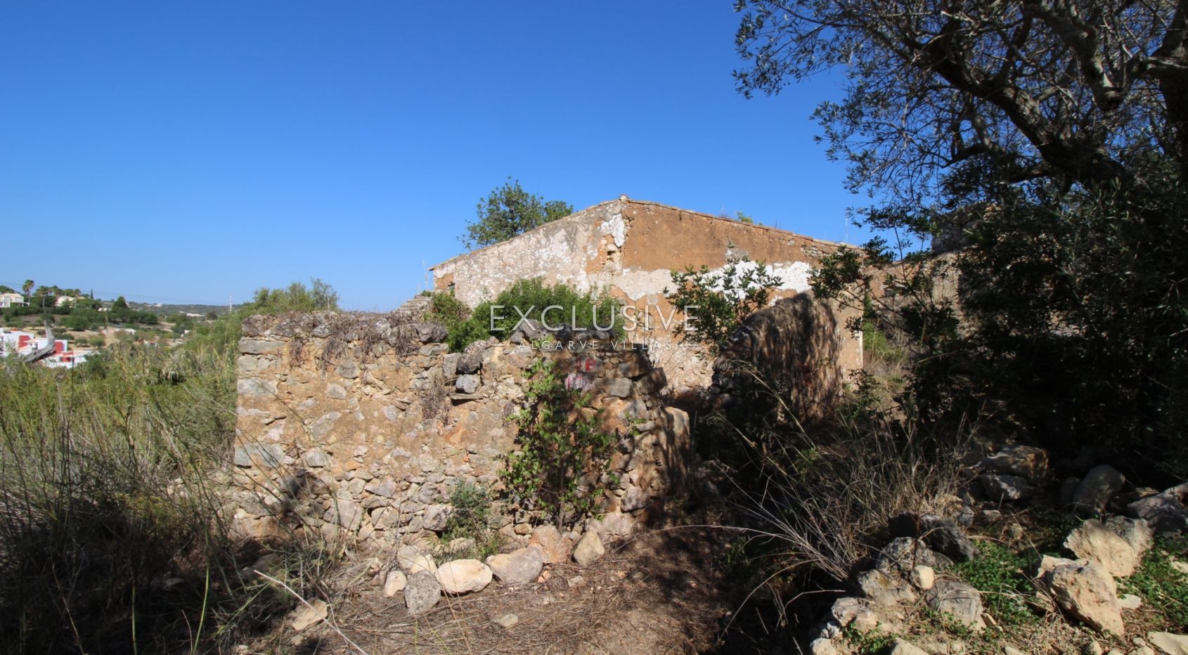 Plot with approved project in Loulé