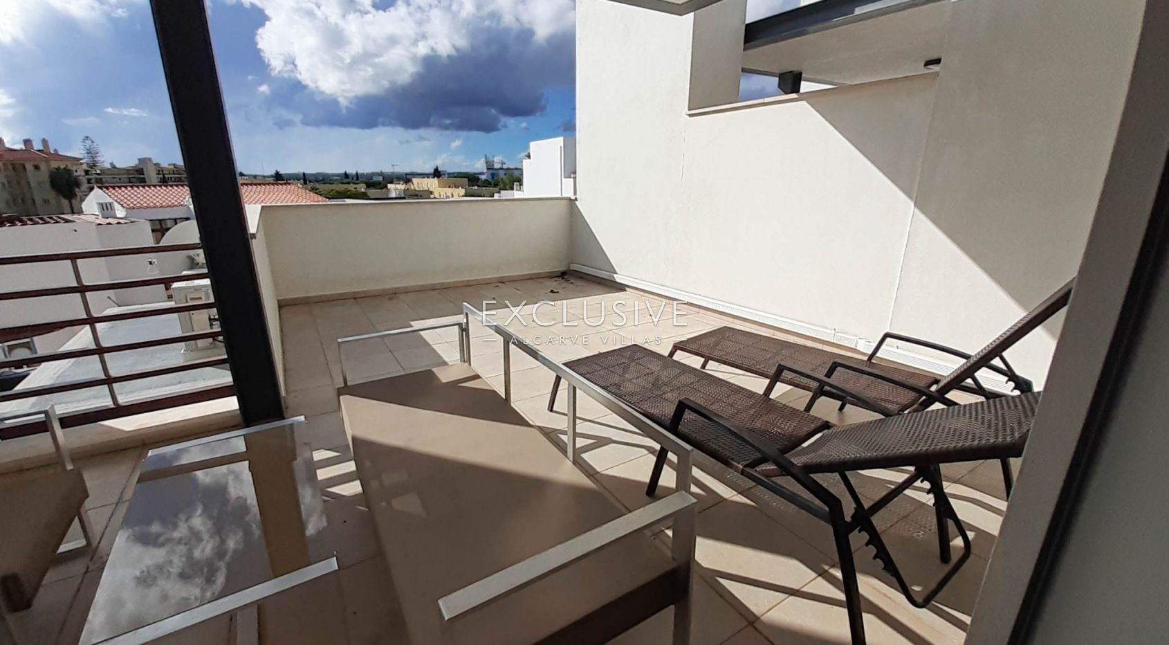 Ruime geschakelde villa in Vilamoura