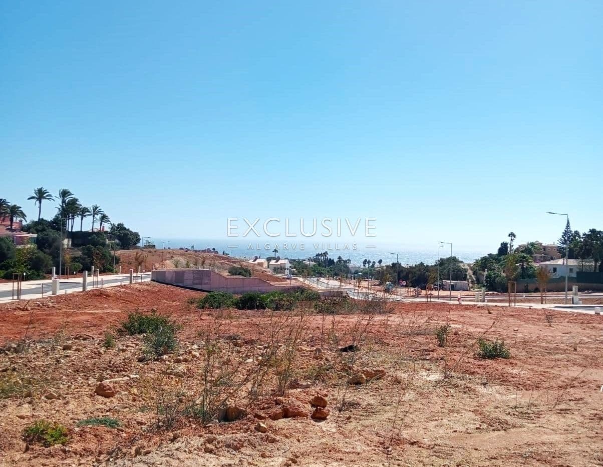 Urban plot in Praia da Luz, Lagos, with Seaviews