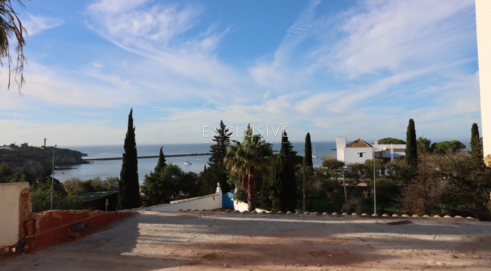 Villa for renovation with seaviews - Ferragudo