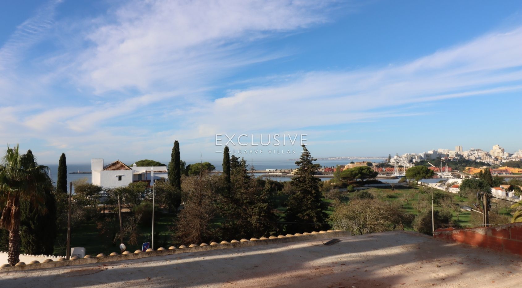 Villa for renovation with seaviews - Ferragudo