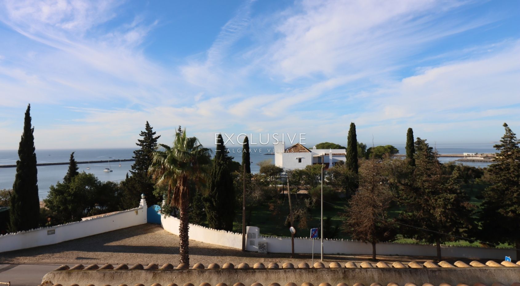 Villa for renovation with seaviews - Ferragudo
