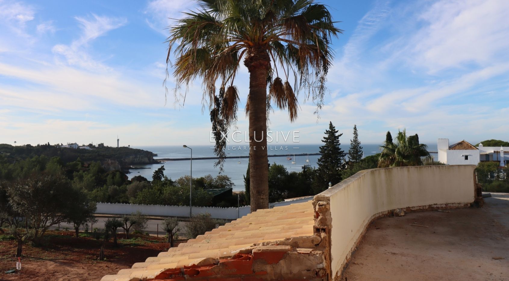 Villa for renovation with seaviews - Ferragudo