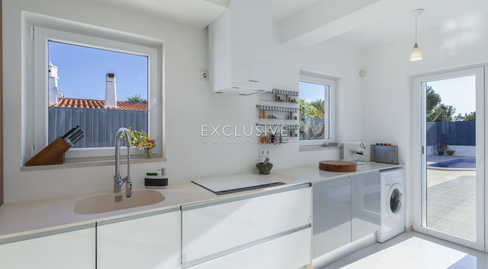Propriedade de estilo bungalow com vista para o mar, Carvoeiro