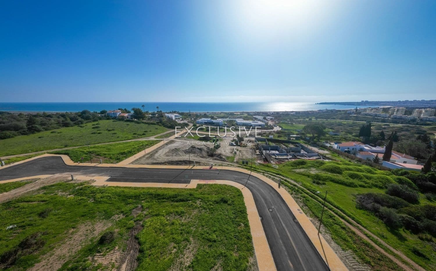 Große private Baugrundstücke mit atemberaubendem Meerblick in Lagos, Algarve-2