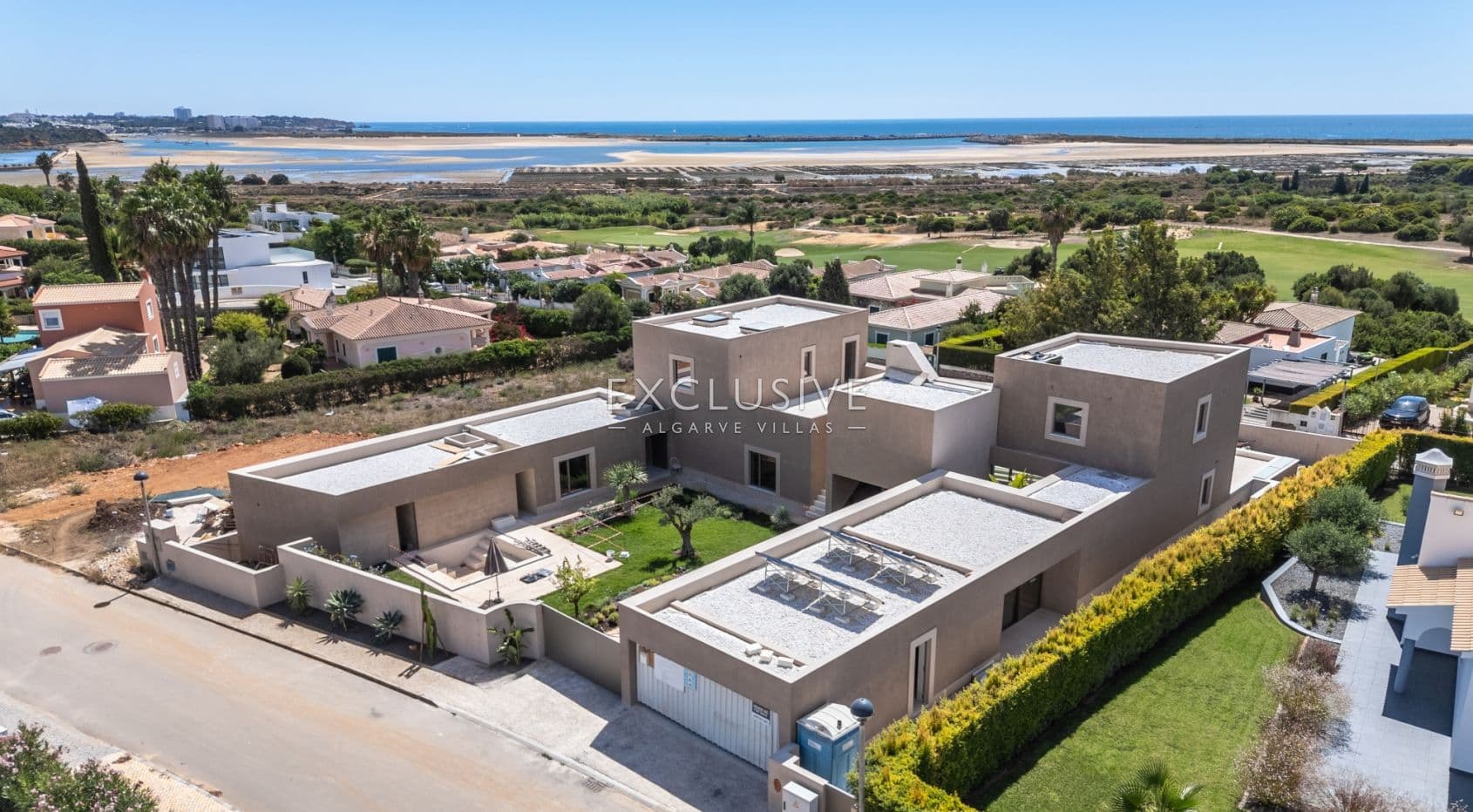 Contemporary luxury Mediterranean villa with stunning sea views in Lagos, Algarve-2