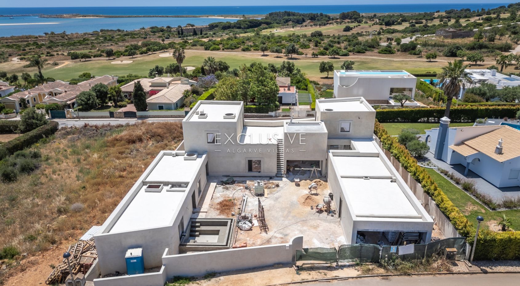 Zeitgenössische mediterrane Luxusvilla mit atemberaubendem Meerblick in Lagos, Algarve