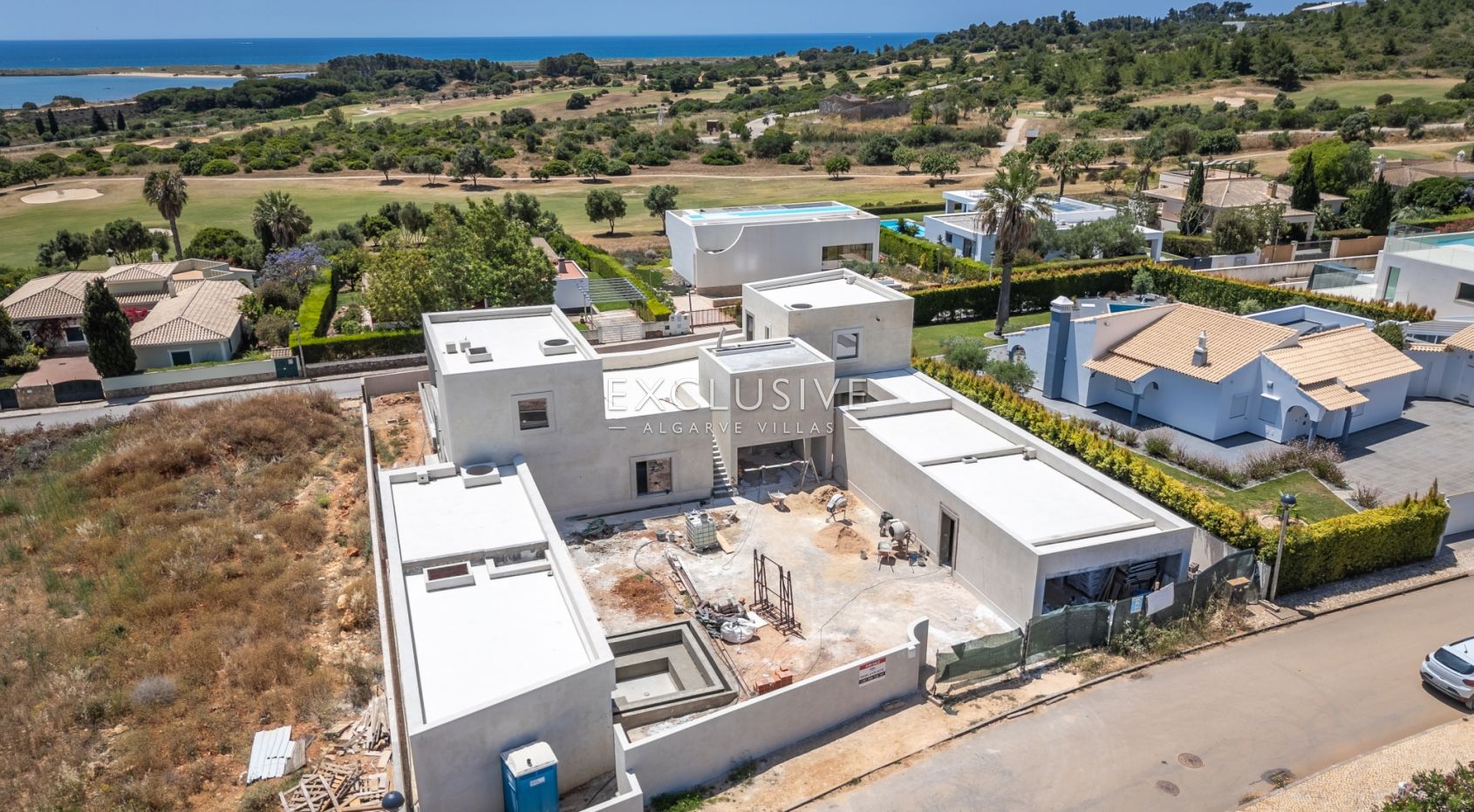 Zeitgenössische mediterrane Luxusvilla mit atemberaubendem Meerblick in Lagos, Algarve