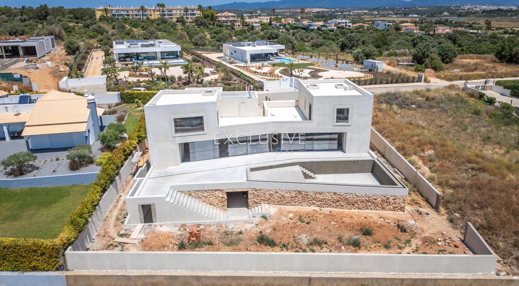 Zeitgenössische mediterrane Luxusvilla mit atemberaubendem Meerblick in Lagos, Algarve