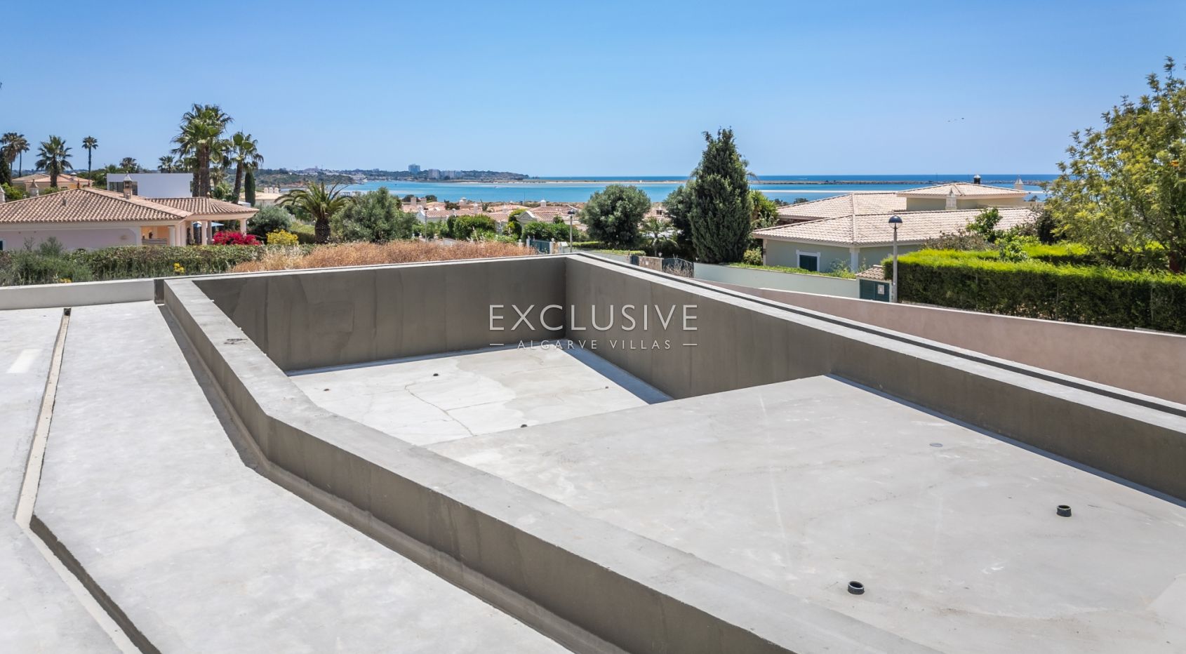 Zeitgenössische mediterrane Luxusvilla mit atemberaubendem Meerblick in Lagos, Algarve