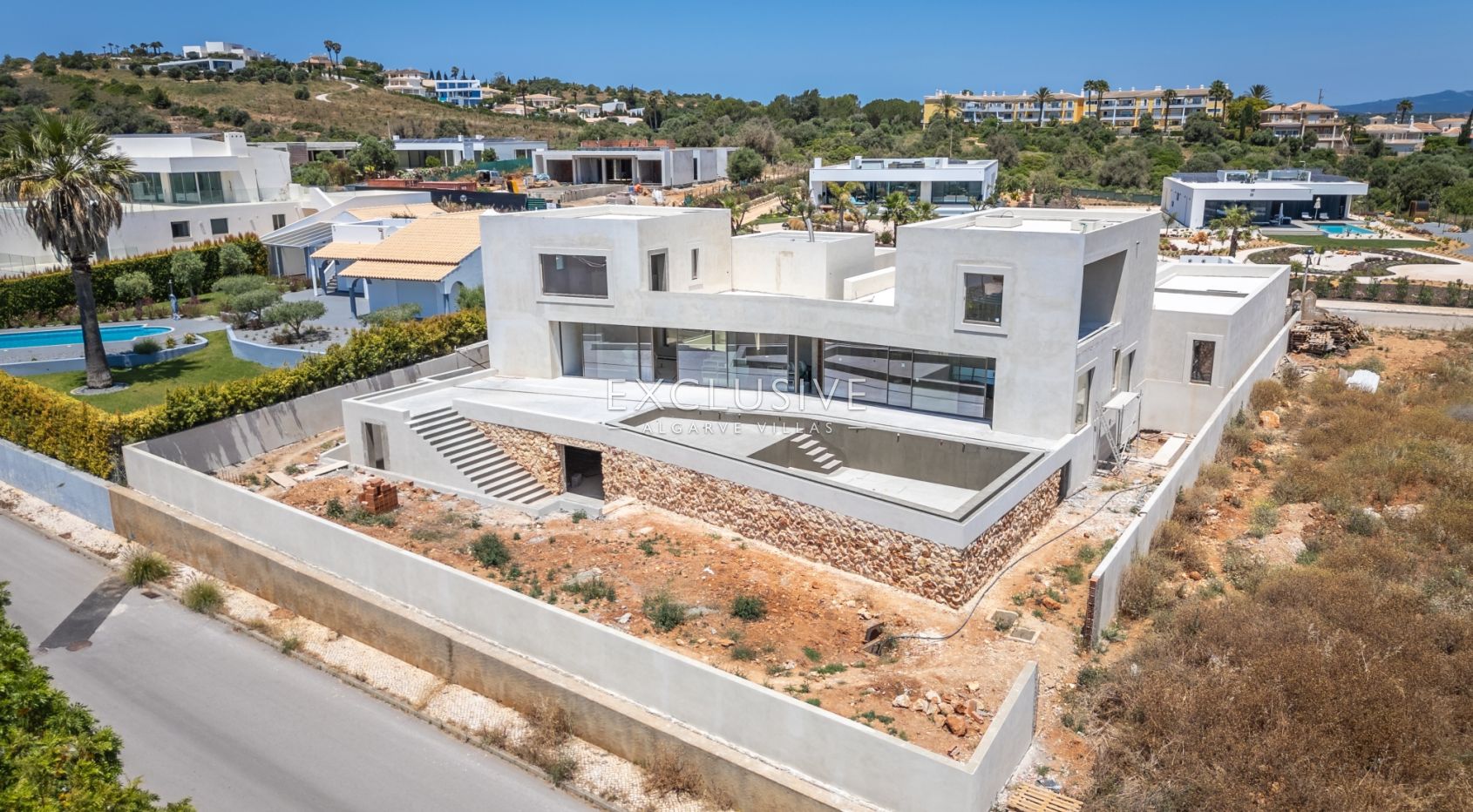 Zeitgenössische mediterrane Luxusvilla mit atemberaubendem Meerblick in Lagos, Algarve