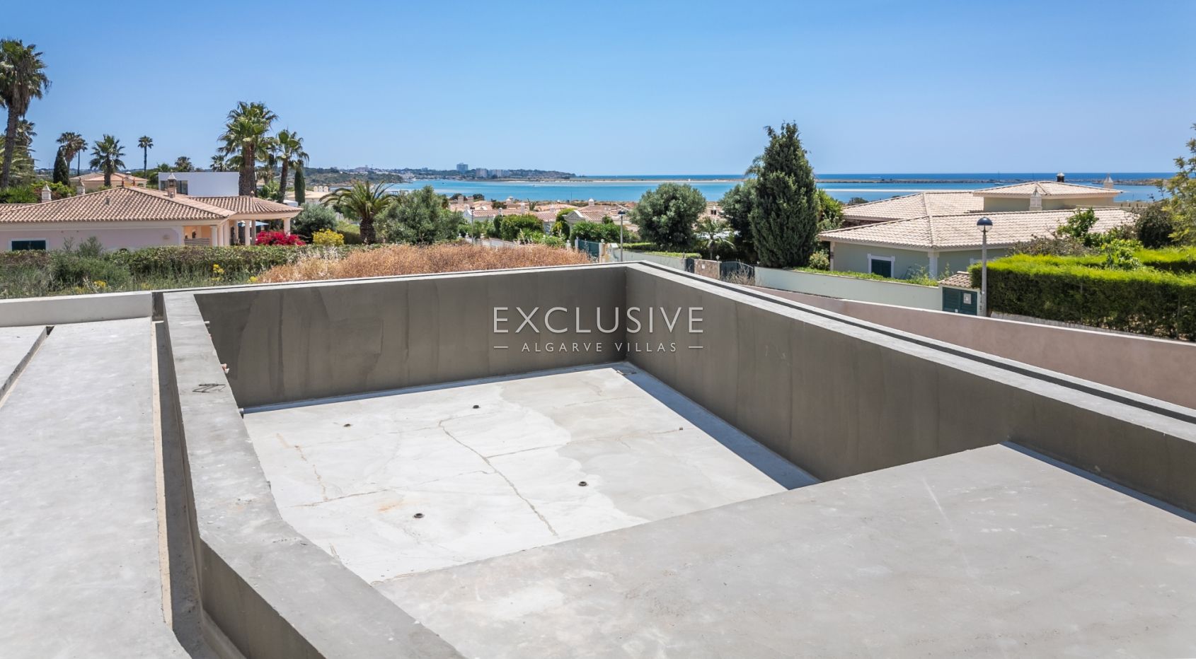 Zeitgenössische mediterrane Luxusvilla mit atemberaubendem Meerblick in Lagos, Algarve