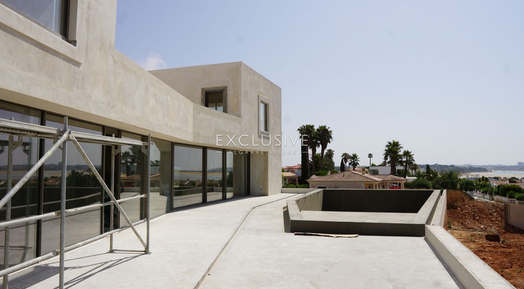 Zeitgenössische mediterrane Luxusvilla mit atemberaubendem Meerblick in Lagos, Algarve