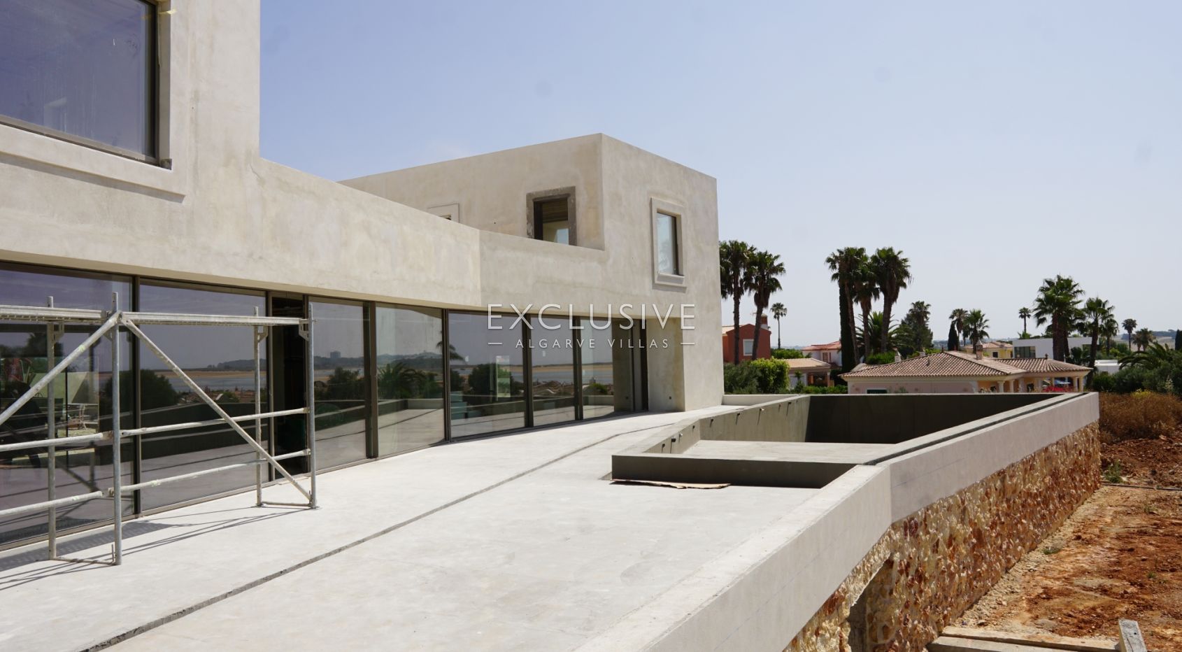 Zeitgenössische mediterrane Luxusvilla mit atemberaubendem Meerblick in Lagos, Algarve