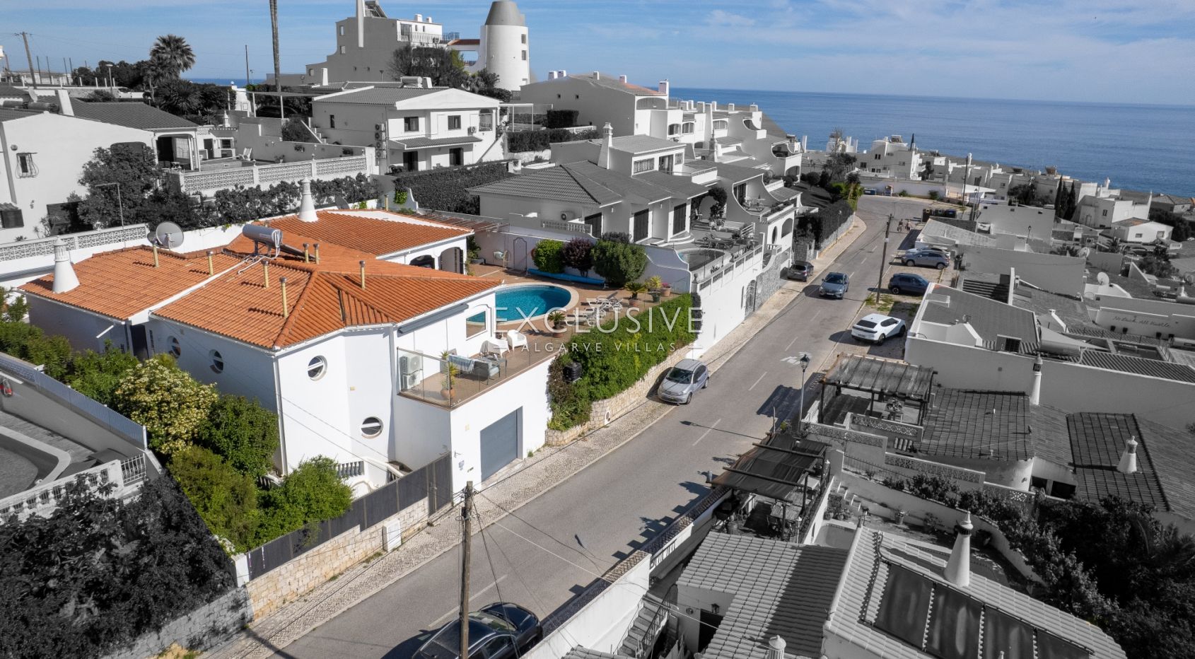 Charmante Villa mit vier Schlafzimmern und Meerblick in Albufeira, Algarve