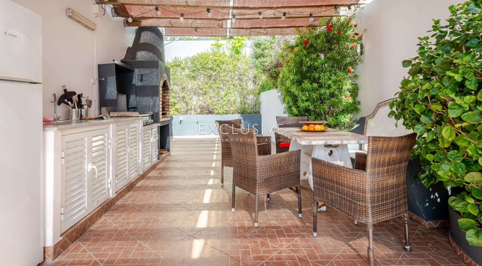 Charmante Villa mit vier Schlafzimmern und Meerblick in Albufeira, Algarve