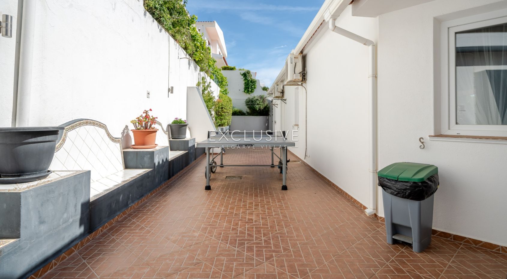 Charmante Villa mit vier Schlafzimmern und Meerblick in Albufeira, Algarve