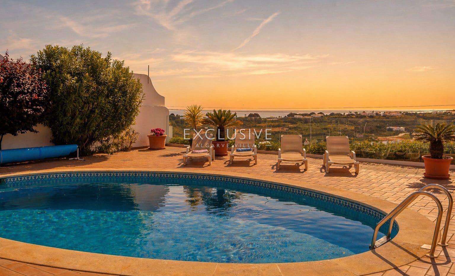 Charmante Villa mit vier Schlafzimmern und Meerblick in Albufeira, Algarve-2