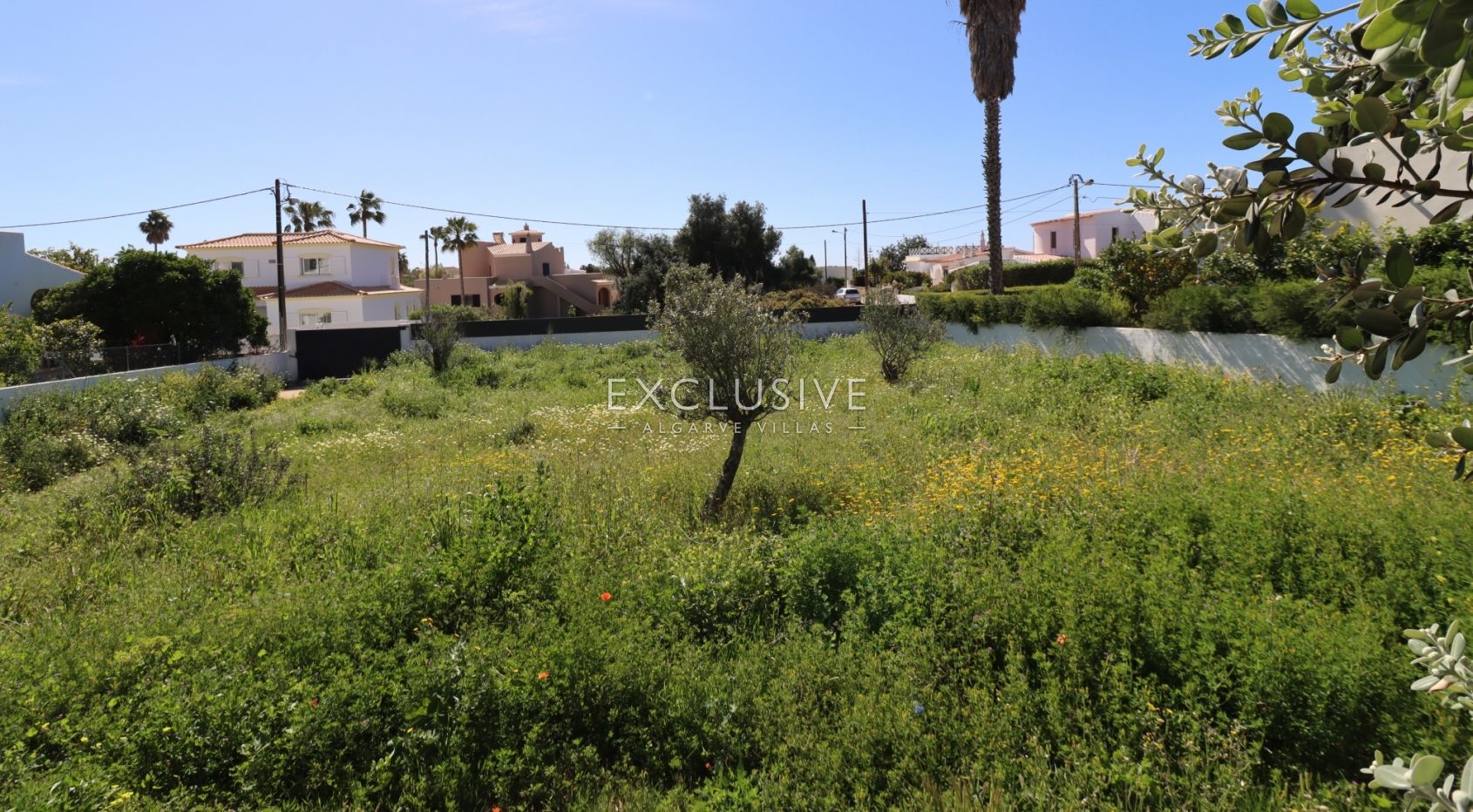 Carvoeiro well priced building plot with sea views near the ocean