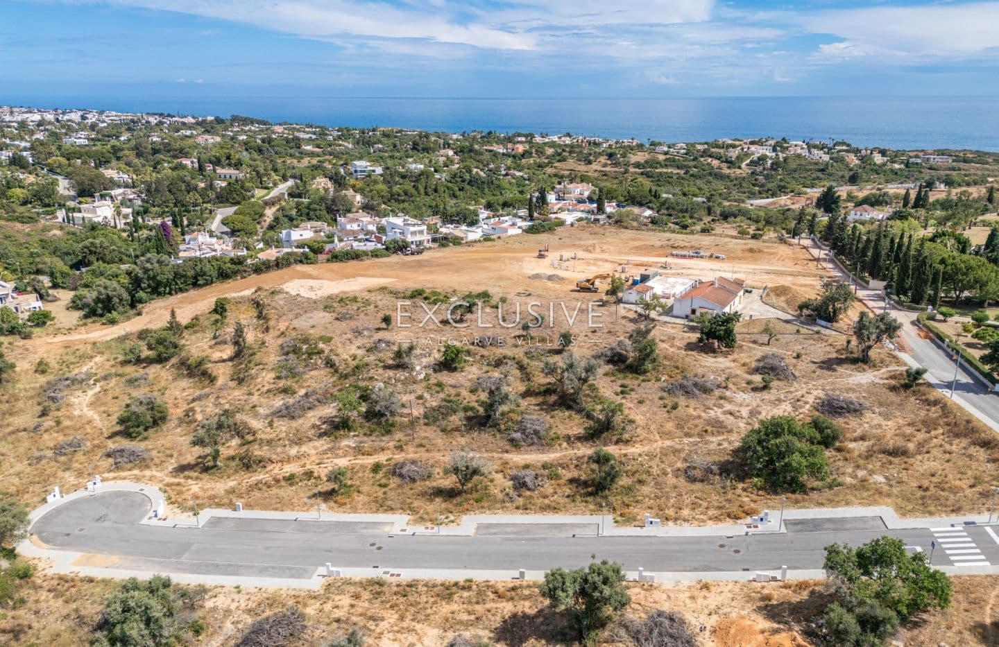 Urban plot for construction of villa near Presa da Moura, Carvoeiro