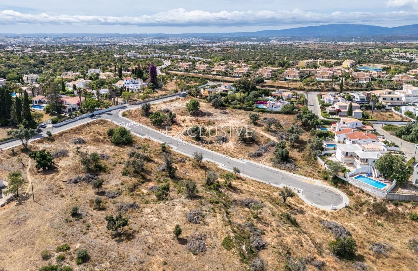 Urban plot for construction of villa near Presa da Moura, Carvoeiro