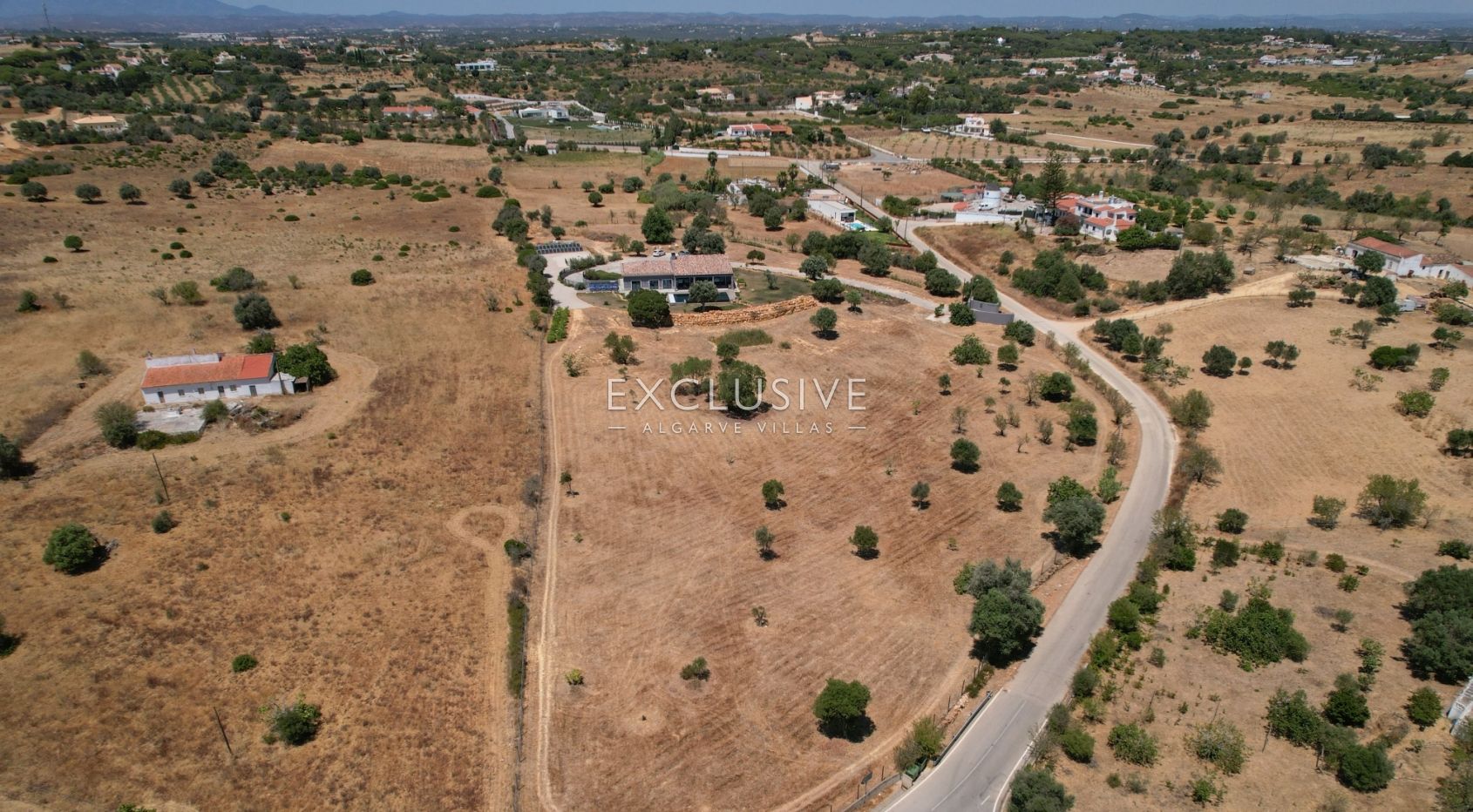 Large 3 bedroom 'quinta' near Carvoeiro and International School on large plot