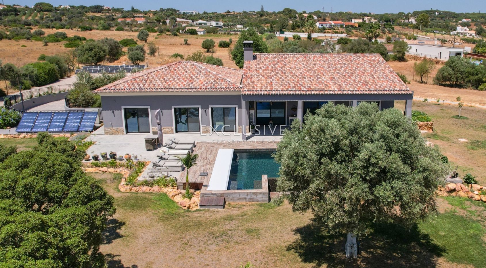 Large 3 bedroom 'quinta' near Carvoeiro and International School on large plot