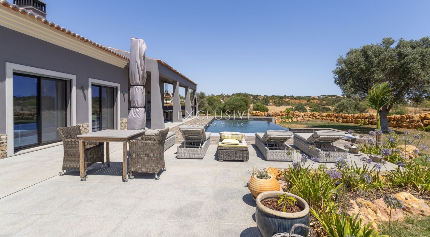 Large 3 bedroom 'quinta' near Carvoeiro and International School on large plot