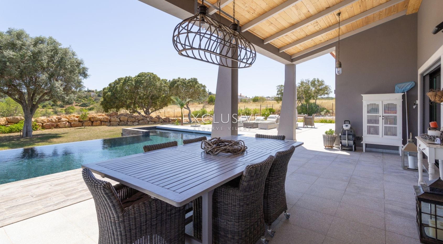 Large 3 bedroom 'quinta' near Carvoeiro and International School on large plot