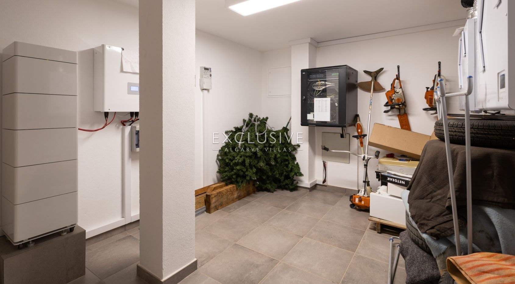 Large 3 bedroom 'quinta' near Carvoeiro and International School on large plot
