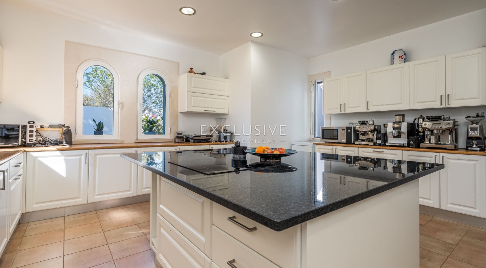 Luxe villa met 5 slaapkamers in Lagoa - Perfect voor gezinnen, boetiekhotel of retraitecentr
