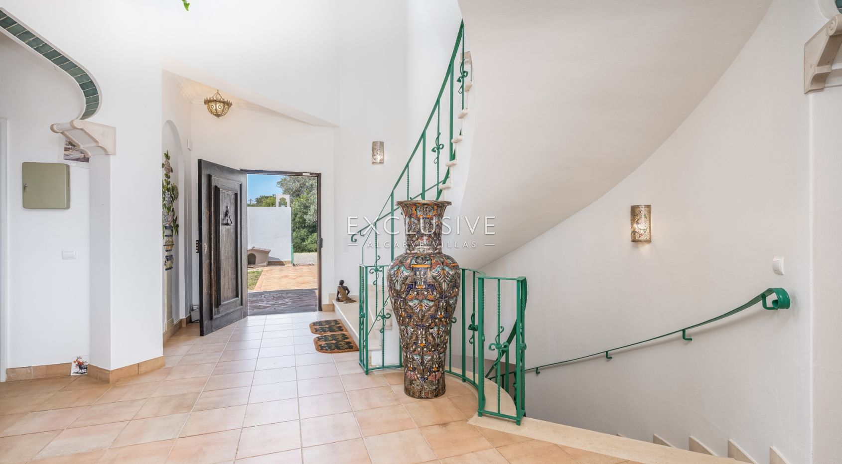 Luxe villa met 5 slaapkamers in Lagoa - Perfect voor gezinnen, boetiekhotel of retraitecentr