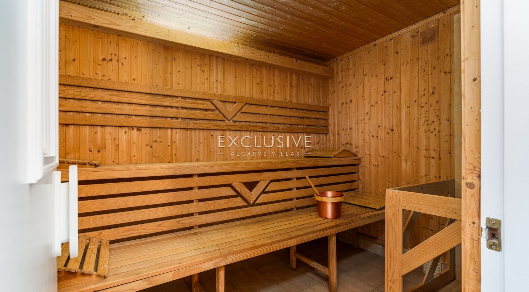 Luxe villa met 5 slaapkamers in Lagoa - Perfect voor gezinnen, boetiekhotel of retraitecentr