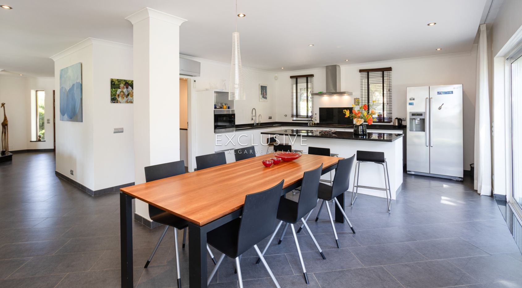 Buy 3+1 bedroom golf course villa with pool in Vilamoura near the beach and marina
