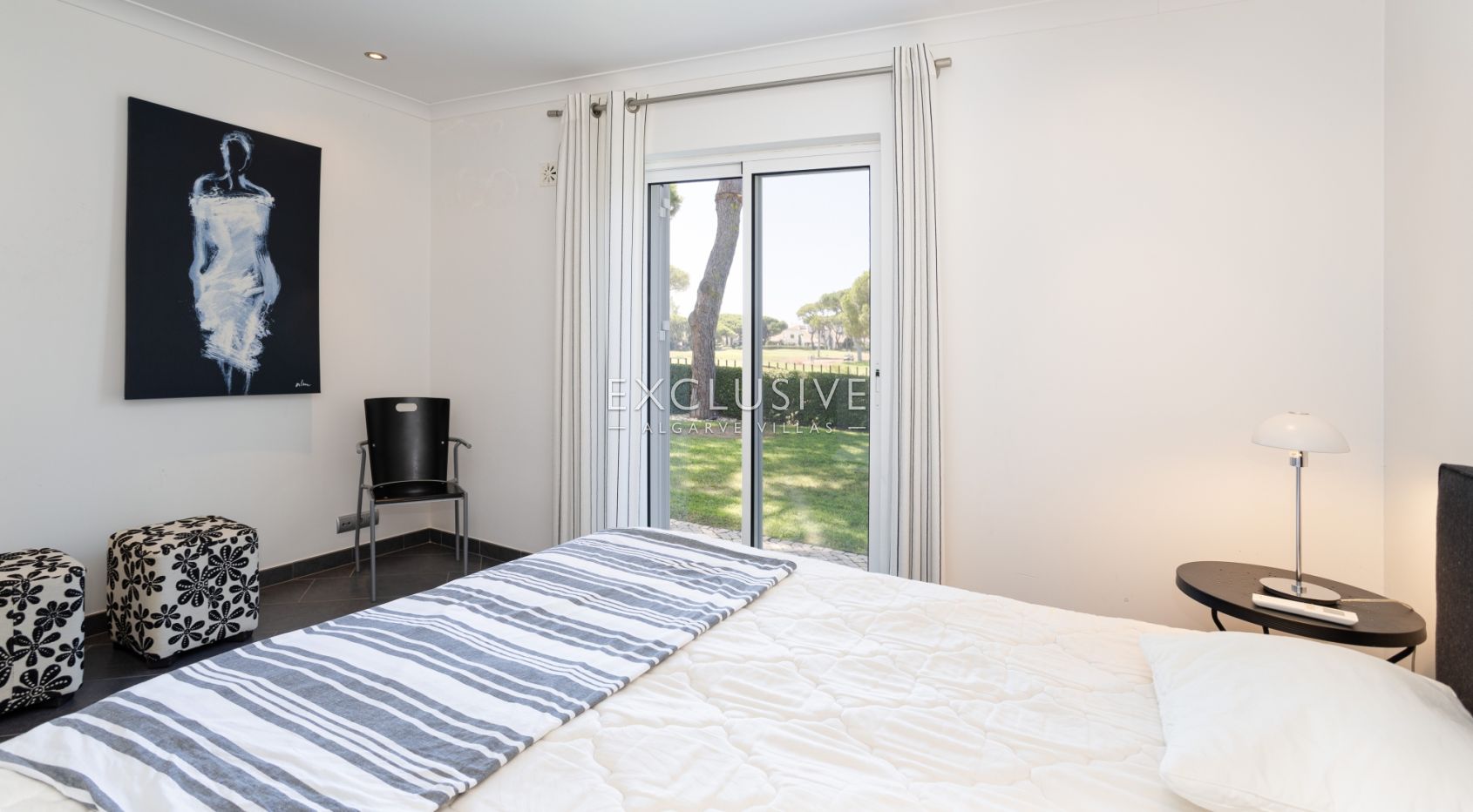 Buy 3+1 bedroom golf course villa with pool in Vilamoura near the beach and marina