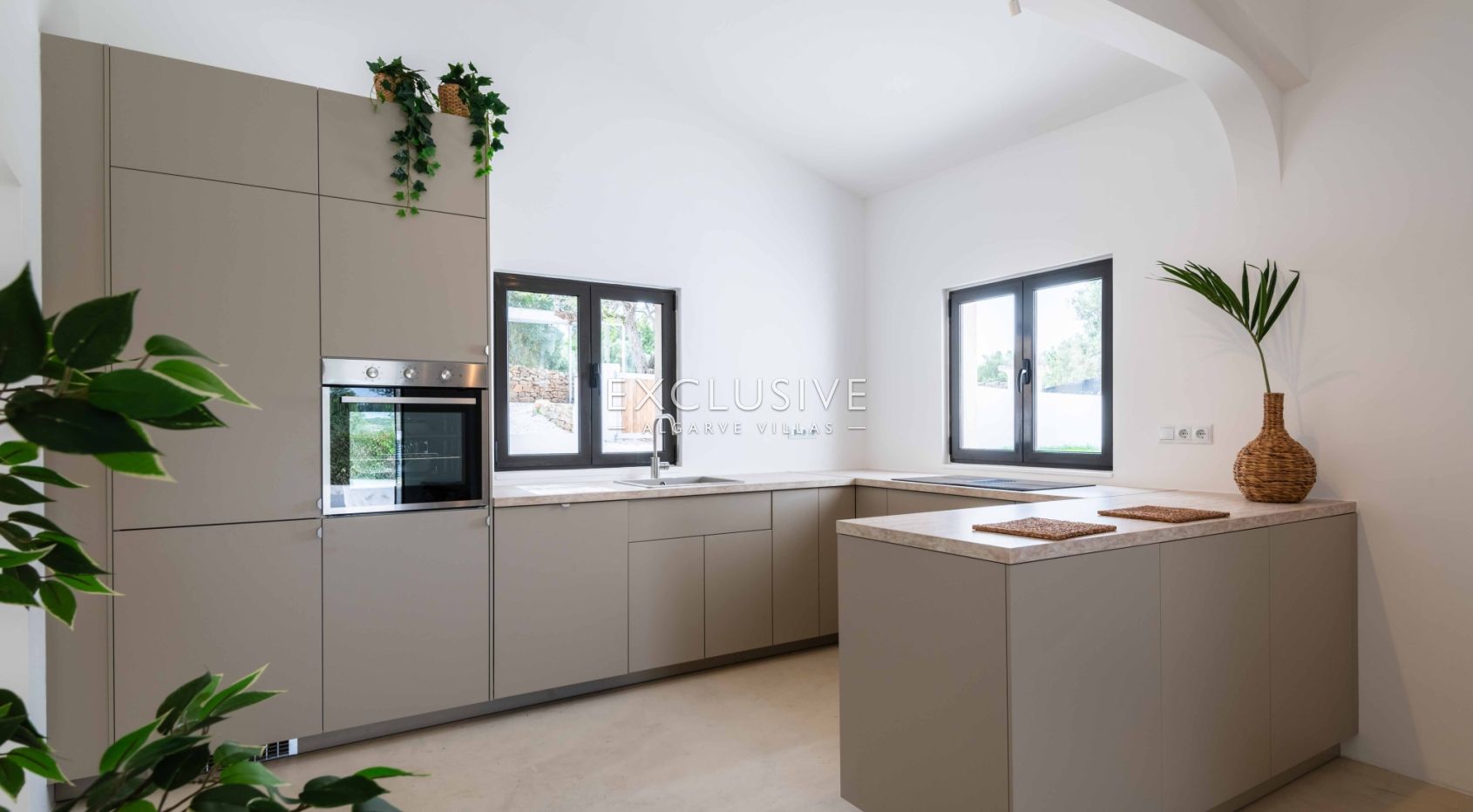 Recently renovated 3 bedroom house in countryside in Bordeira, Faro