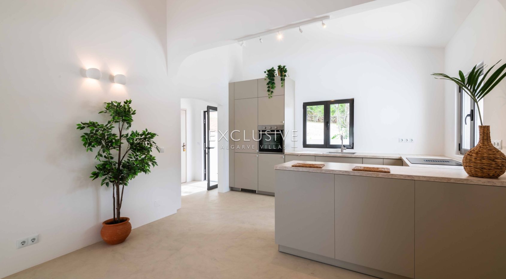 Recently renovated 3 bedroom house in countryside in Bordeira, Faro